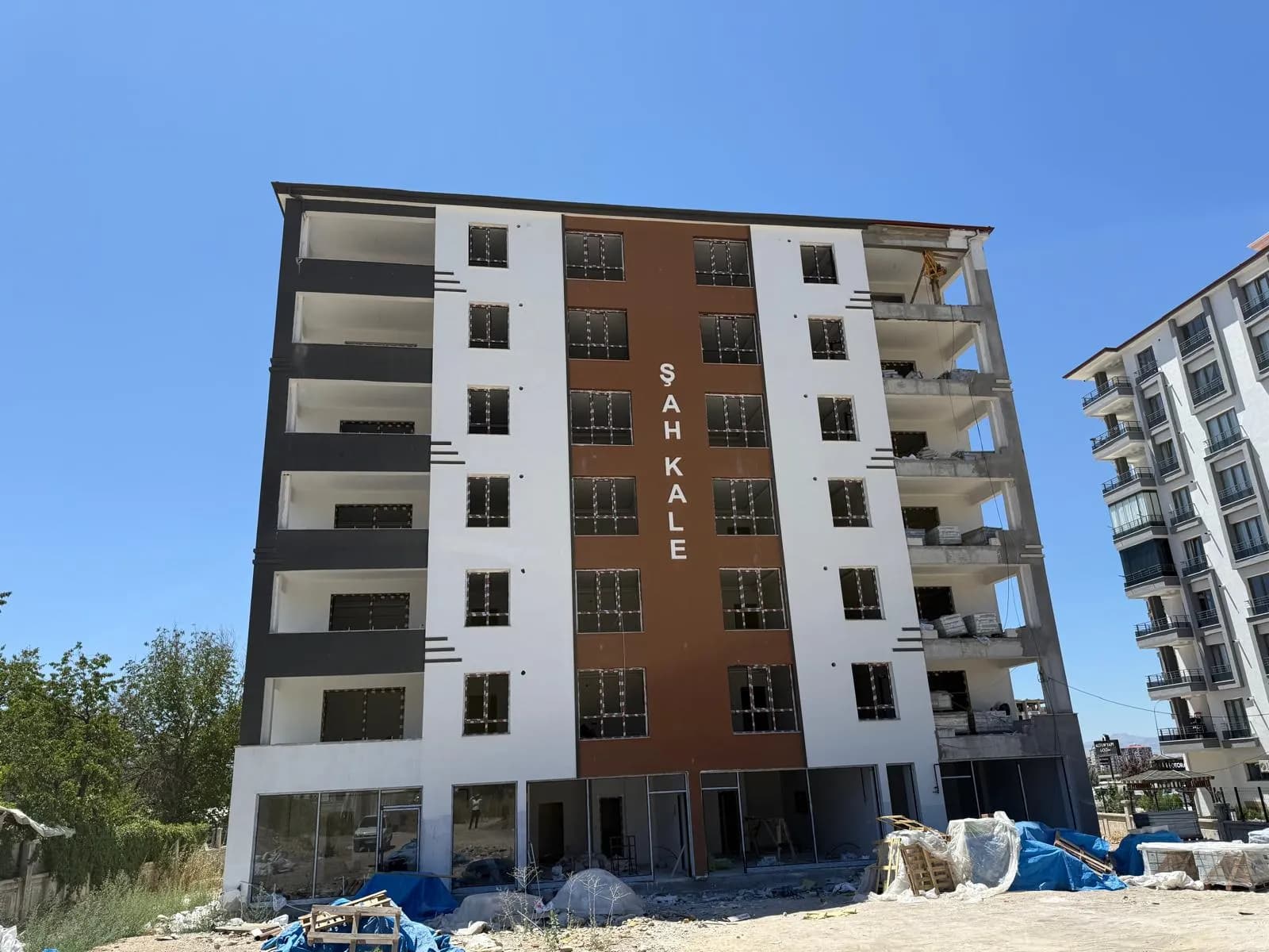 KARAKAVAK MAHALLESİ'NDE SATILIK MODERN 3+1 DAİRE