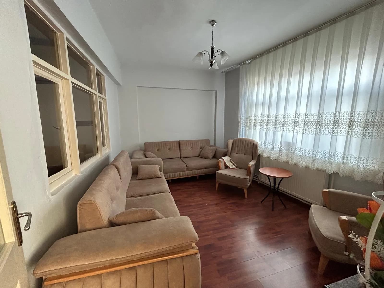ÇARŞI MERKEZİNDE, DOĞA CADDE AVM KARŞISI KİRALIK EŞYALI DAİRE